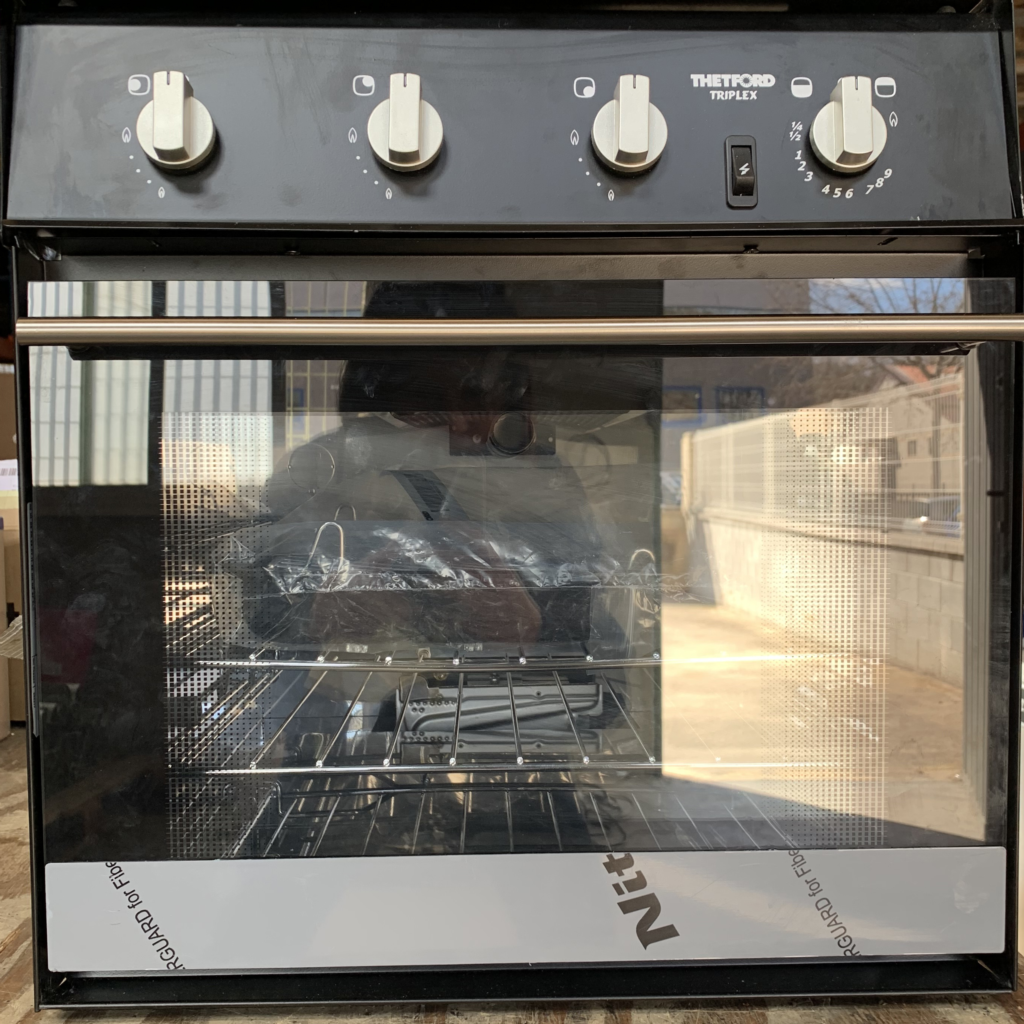 Cocina Triplex Thetford (RASTRO)