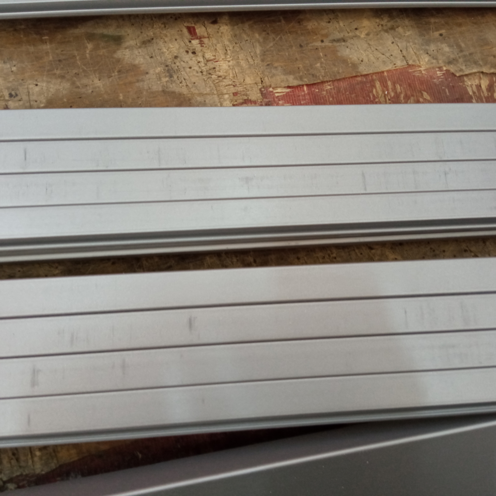 Lama de persiana color metalizada (260 cm) (RASTRO 1)