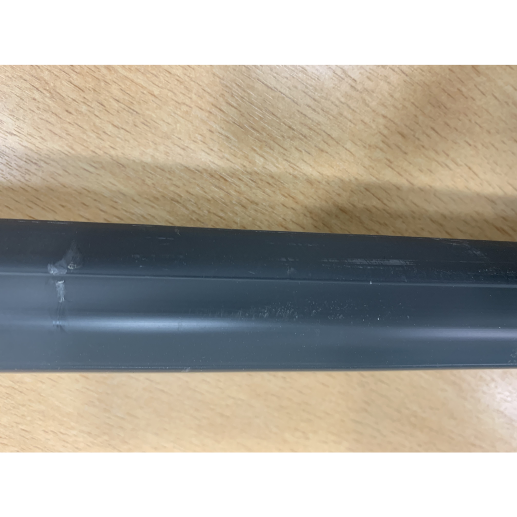 Perfil PVC gris oscuro antigolpes (RASTRO)